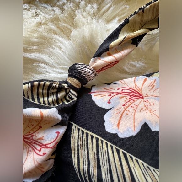 Tropical Bikini by Jacks, Brazilian Bottom, Triangle Top, Criss-Cross Back | M - Picture 10 of 12